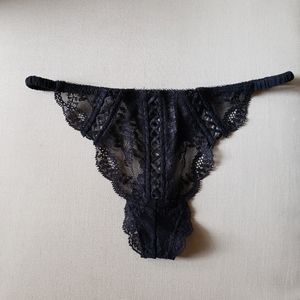 NWOT Victoria's Secret Lace & Mesh Thong